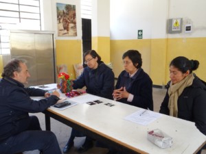 reunion pomacanchi colegio. Peru