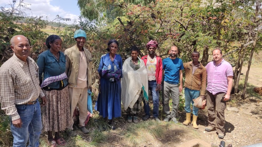 Reunión Población Local Etiopía